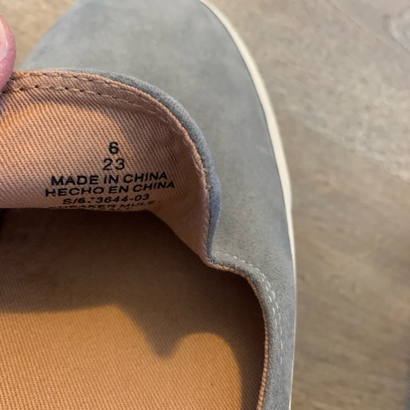 Grey suede mules from Old Navy - Picture 3 of 4